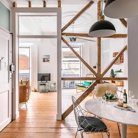 Plum Guide - Lisboeta Kitchen Apartmán
